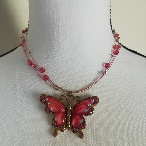 Jewelry - Elegant Embellished Butterfly Pendant Choker Necklace